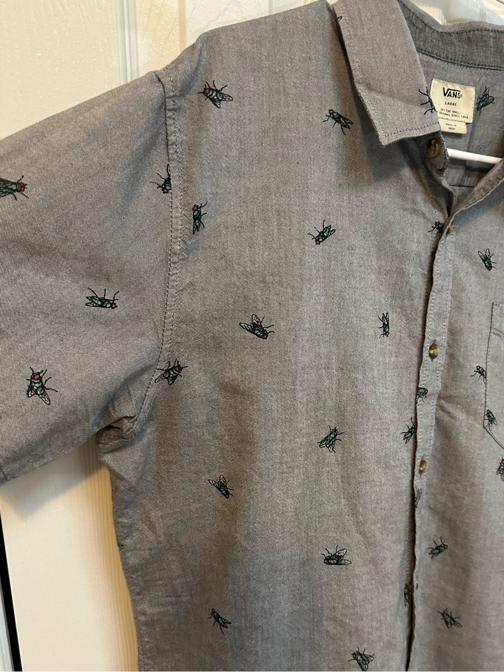 Vans Men's Gray Short-Sleeve Button-Up Shirt with Fly details Sz L